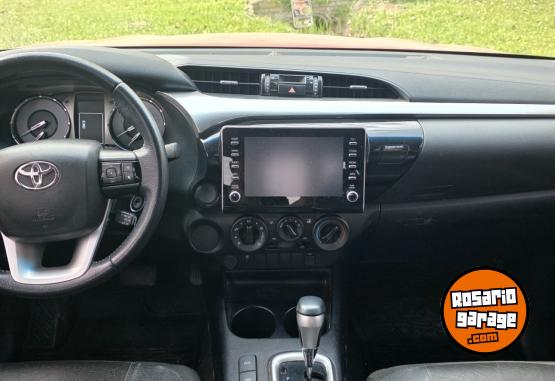 Camionetas - Toyota Hilux SR 2023 Diesel 65000Km - En Venta