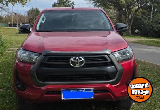 Camionetas - Toyota Hilux SR 2023 Diesel 65000Km - En Venta