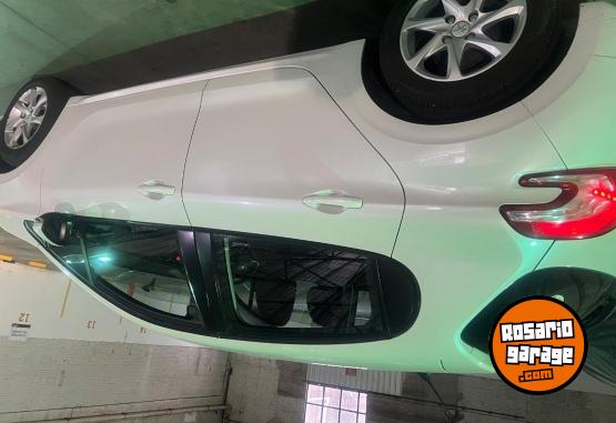 Autos - Peugeot Peugeot 208 2016 Nafta 100000Km - En Venta