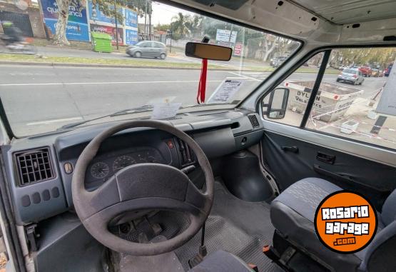 Utilitarios - Renault Trafic 1998 GNC 200000Km - En Venta