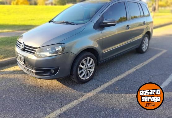Autos - Volkswagen Suran Highline 2014 Nafta 107000Km - En Venta