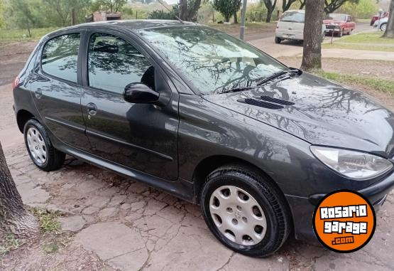 Autos - Peugeot 206 2011 Nafta 139000Km - En Venta