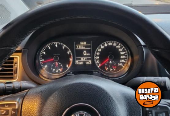 Autos - Volkswagen Suran cross 2013 Nafta 101500Km - En Venta
