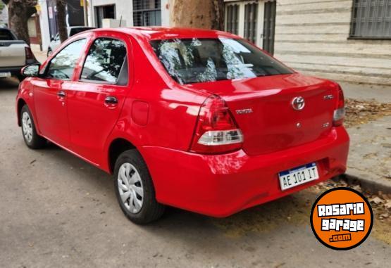 Autos - Toyota Etios X 2020 GNC 115000Km - En Venta