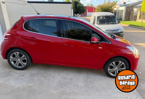 Autos - Peugeot 208 2016 Nafta 64000Km - En Venta