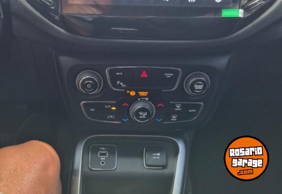 Camionetas - Jeep Jeep compass 1ra mano per 2019 Nafta 105000Km - En Venta