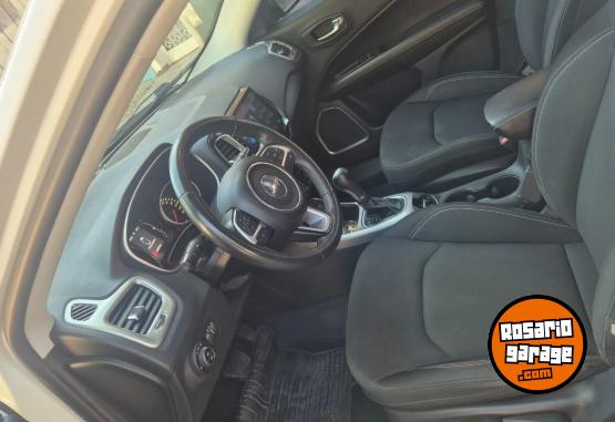 Camionetas - Jeep Jeep compass 1ra mano per 2019 Nafta 105000Km - En Venta