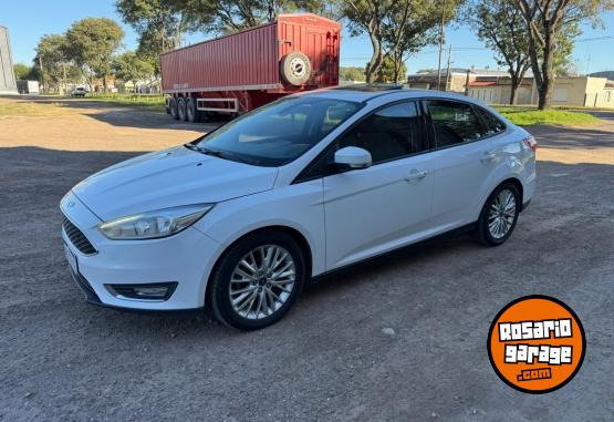 Autos - Ford Focus 2017 Nafta 140000Km - En Venta