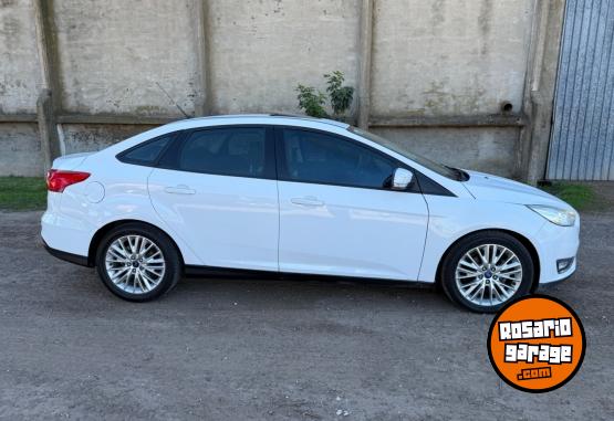 Autos - Ford Focus 2017 Nafta 140000Km - En Venta