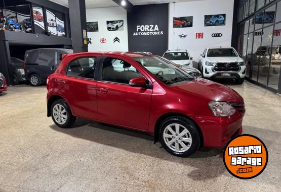 Autos - Toyota Etios 2017 Nafta 72000Km - En Venta