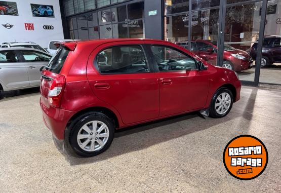Autos - Toyota Etios 2017 Nafta 72000Km - En Venta