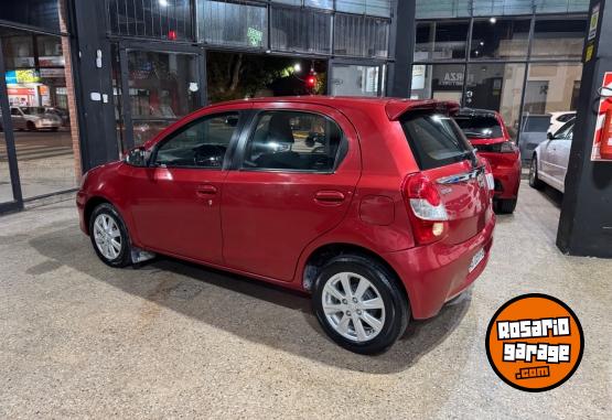 Autos - Toyota Etios 2017 Nafta 72000Km - En Venta