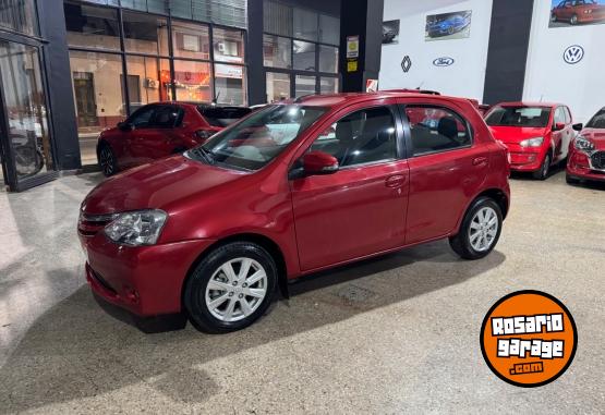 Autos - Toyota Etios 2017 Nafta 72000Km - En Venta