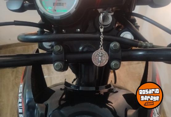 Motos - Motomel SKUA 2024 Nafta 4775Km - En Venta