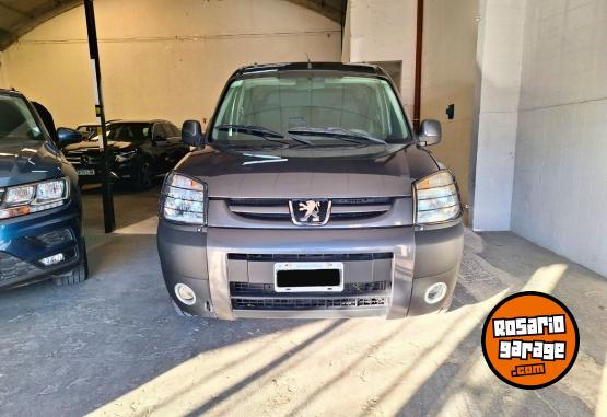 Utilitarios - Peugeot Partner Patagónica 2013 Nafta 101600Km - En Venta