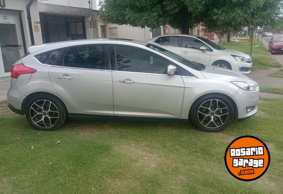 Autos - Ford Focus Titanium 2015 Nafta 90000Km - En Venta