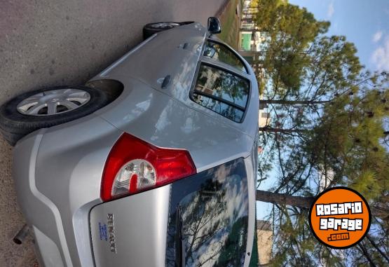 Autos - Renault Sandero 2010 Nafta 175000Km - En Venta