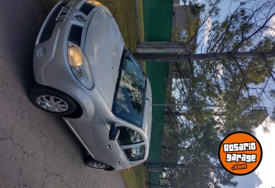 Autos - Renault Sandero 2010 Nafta 175000Km - En Venta