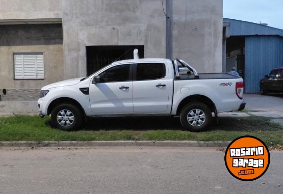 Camionetas - Ford Ranger xls 2015 Diesel 245000Km - En Venta
