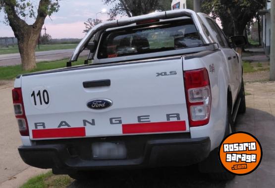 Camionetas - Ford Ranger xls 2015 Diesel 245000Km - En Venta