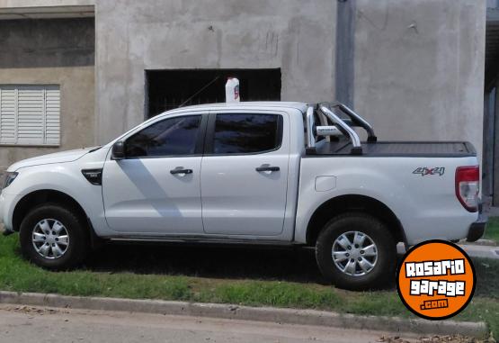 Camionetas - Ford Ranger xls 2015 Diesel 245000Km - En Venta