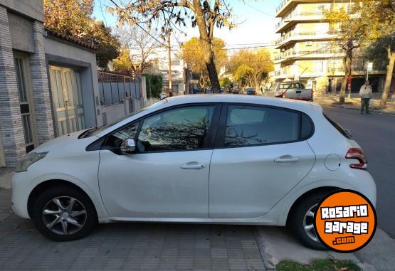 Autos - Peugeot Touchscreen full 1.5 208 2016 Nafta 105000Km - En Venta