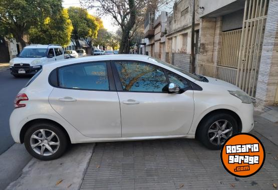 Autos - Peugeot Touchscreen full 1.5 208 2016 Nafta 105000Km - En Venta