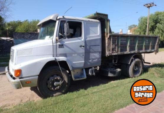 Camiones y Grúas - Mercedes Benz 1218 - En Venta