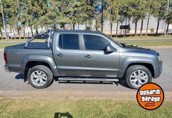Camionetas - Volkswagen AMAROK V6 HIGHLINE 2022 Diesel 85000Km - En Venta