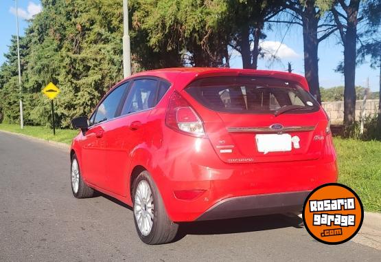 Autos - Ford Fiesta Titanium 2015 Nafta 120000Km - En Venta
