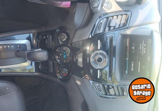 Autos - Ford Fiesta Titanium 2015 Nafta 120000Km - En Venta