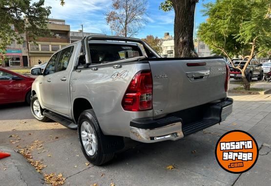 Camionetas - Toyota HILUX 2.8 SRV 4X4 2017 Diesel 188000Km - En Venta