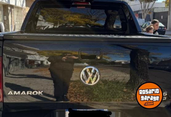 Camionetas - Volkswagen Amarok v6 blackstyle 2021 Diesel 74000Km - En Venta