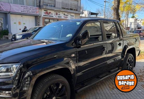 Camionetas - Volkswagen Amarok v6 blackstyle 2021 Diesel 74000Km - En Venta