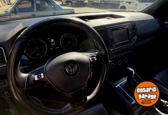 Camionetas - Volkswagen Amarok v6 blackstyle 2021 Diesel 74000Km - En Venta