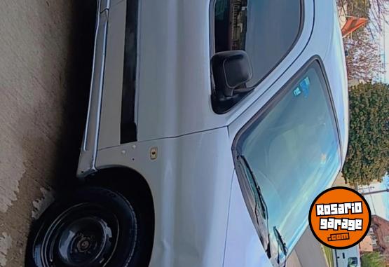 Utilitarios - Peugeot Parnert 2008 Diesel 180000Km - En Venta