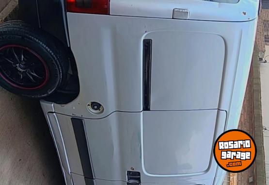 Utilitarios - Peugeot Parnert 2008 Diesel 180000Km - En Venta