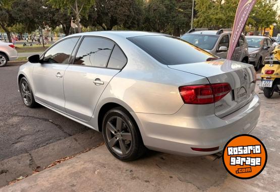 Autos - Volkswagen Vento Advance 2015 Nafta 130000Km - En Venta