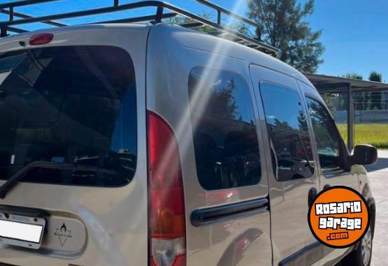 Utilitarios - Renault Kangoo Authentic 1.6 DA 2011 Nafta 136000Km - En Venta