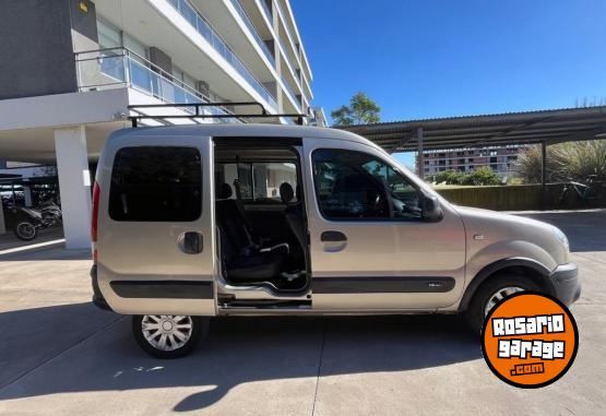 Utilitarios - Renault Kangoo Authentic 1.6 DA 2011 Nafta 136000Km - En Venta