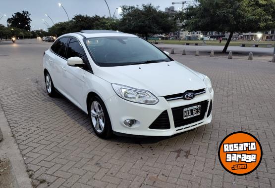 Autos - Ford Focus SE plus 2015 Nafta 130000Km - En Venta