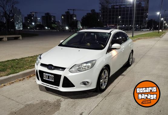 Autos - Ford Focus SE plus 2015 Nafta 130000Km - En Venta