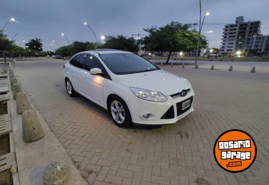Autos - Ford Focus SE plus 2015 Nafta 130000Km - En Venta