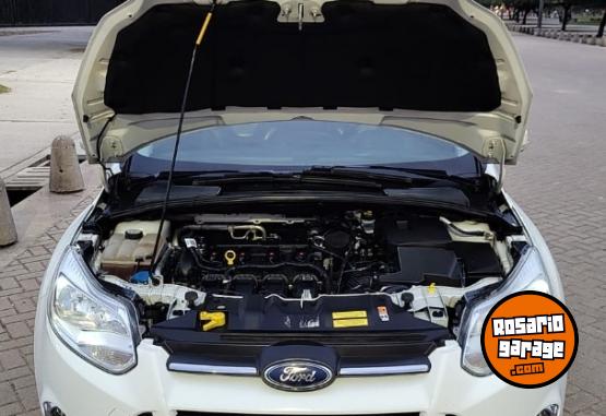 Autos - Ford Focus SE plus 2015 Nafta 130000Km - En Venta