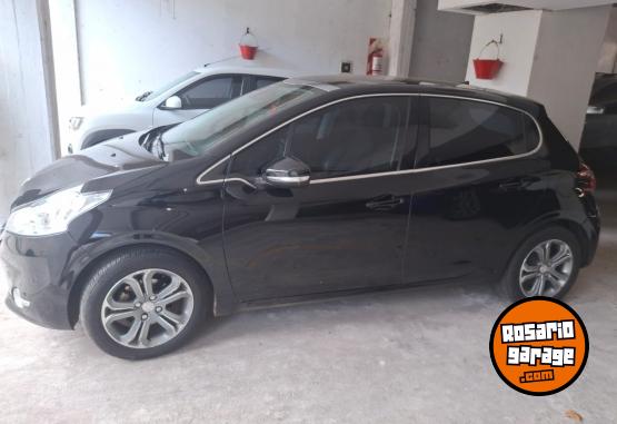 Autos - Peugeot 208 2014 Nafta 85000Km - En Venta