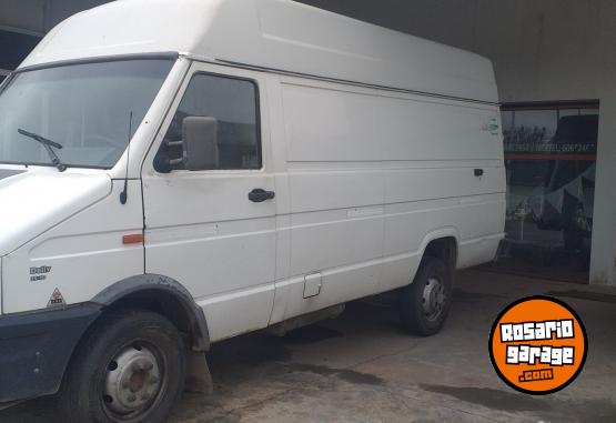 Utilitarios - Iveco Daily 35.10 furg�n iveco 2003 Diesel 222222Km - En Venta