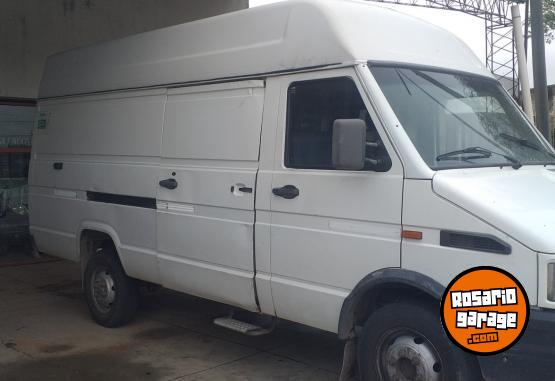 Utilitarios - Iveco Daily 35.10 furg�n iveco 2003 Diesel 222222Km - En Venta