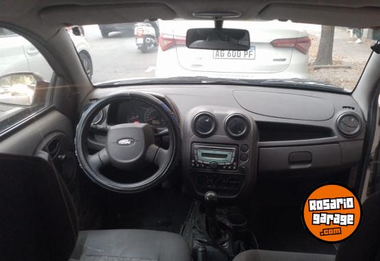 Autos - Ford 1.0 2009 Nafta 177000Km - En Venta