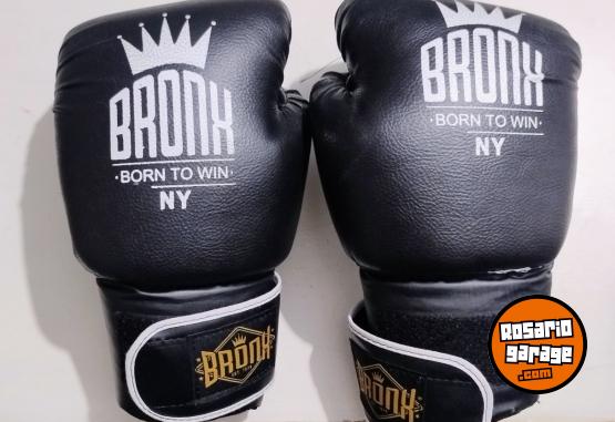 Deportes - Bolsa de boxeo 150cm con costuras reforzadas + guantes y vendas - En Venta