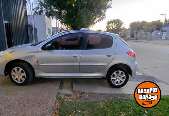 Autos - Peugeot 207 compact hdi 2015 Diesel 98000Km - En Venta